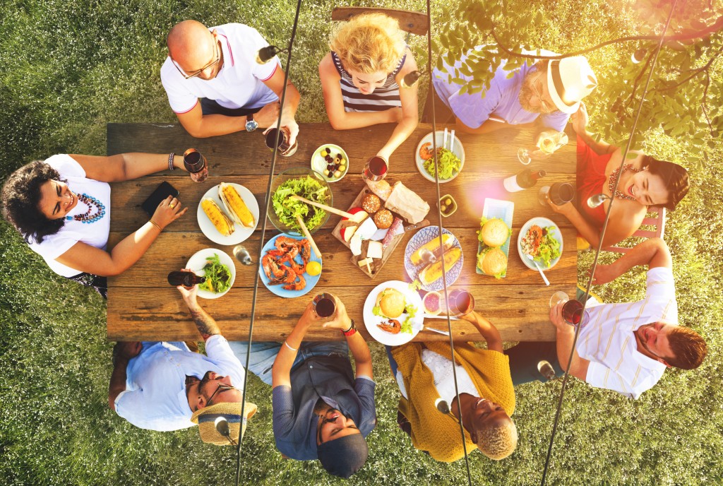 Gather your friends and family to eat al fresco—picnics are the